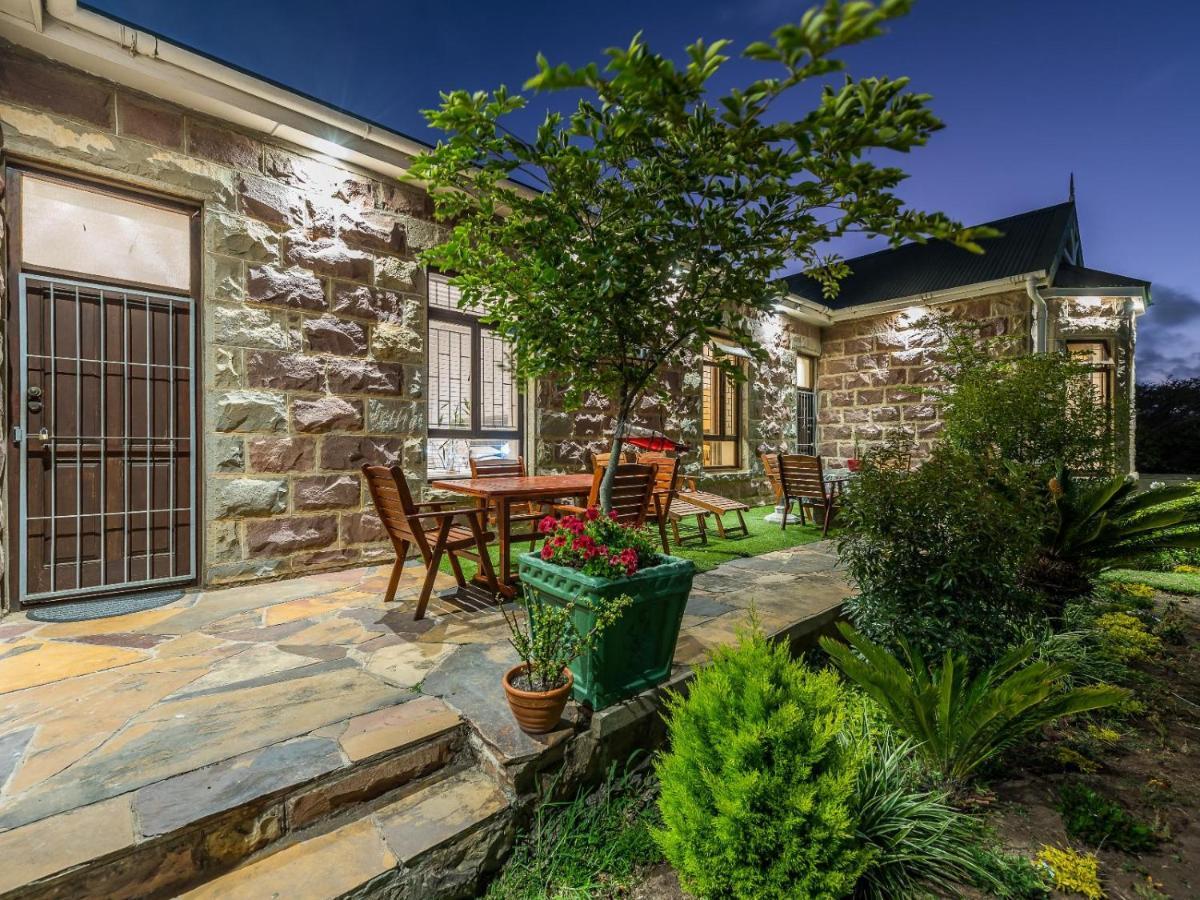 Lilla-Bett Self Catering Accommodation Mosselbaai Buitenkant foto